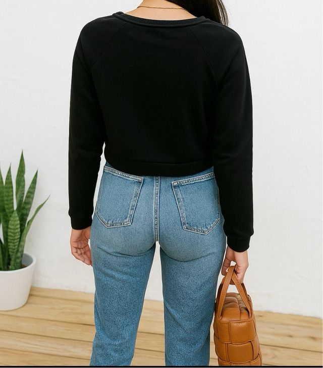 Sudadera corta negra Stradivarius Talla S