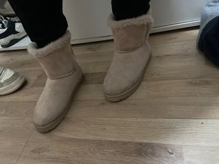 Botas de invierno beige con forro de peluche
