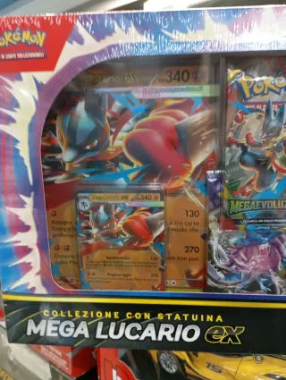 Collezione Pokémon Mega Lucario EX con statuina