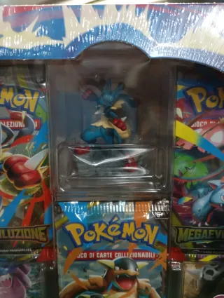Collezione Pokémon Mega Lucario EX con statuina