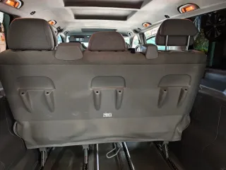 Asientos traseros de tres con cajones y 2 asientos