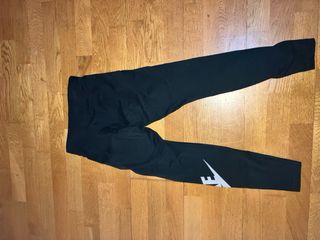 Mallas Nike Mujer Negras con Logo Blanco