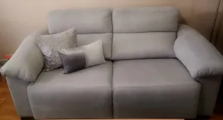 Sofá 2 plazas gris/plata casi sin uso