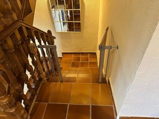 Barrera de seguridad infantil para escaleras