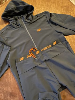 Conjunto deportivo New Balance gris