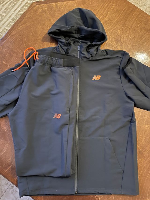 Conjunto deportivo New Balance gris