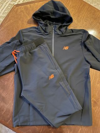 Conjunto deportivo New Balance gris