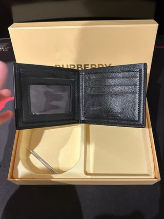 Cintura e portafoglio di Marca Beige e Oro