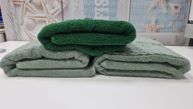 Toalla Calvin Klein Rayas Azules, negros, azules