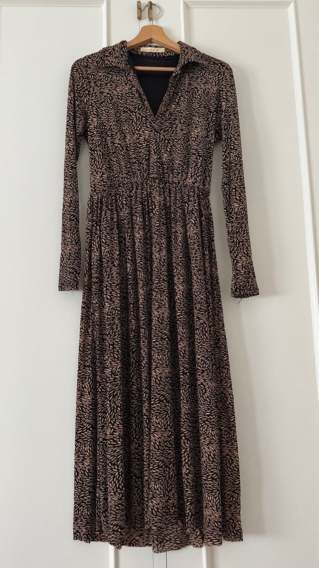 Vestido largo estampado marrón y negro