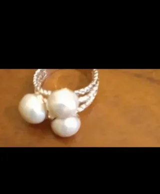 Anello con tre perle