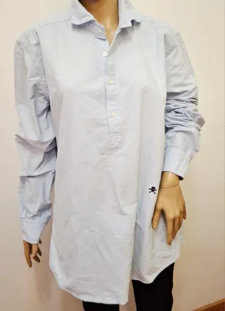 Camisa azul de manga larga