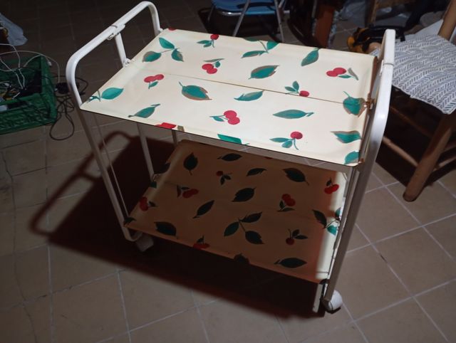 Camarera auxiliar plegable con ruedas