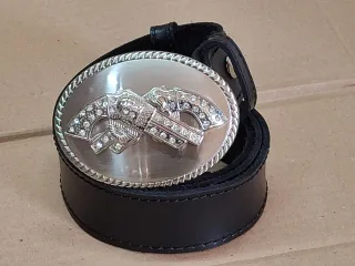 Cintura in cuoio con fibbia 2 pistole strass