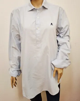 Camisa azul con calavera
