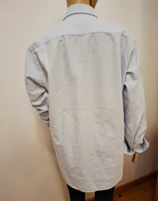 Camisa azul con calavera