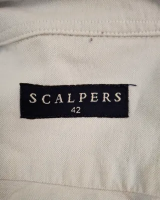 Camisa azul con calavera