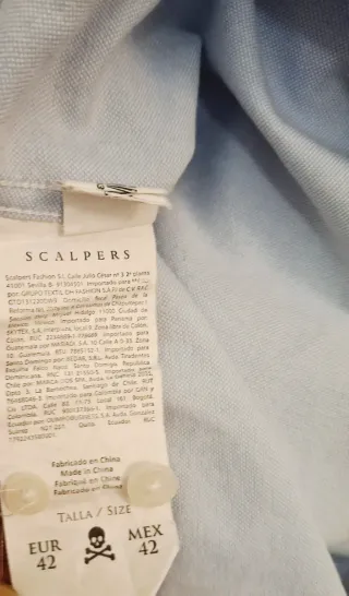 Camisa azul con calavera