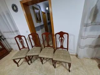 Mueble de comedor de madera