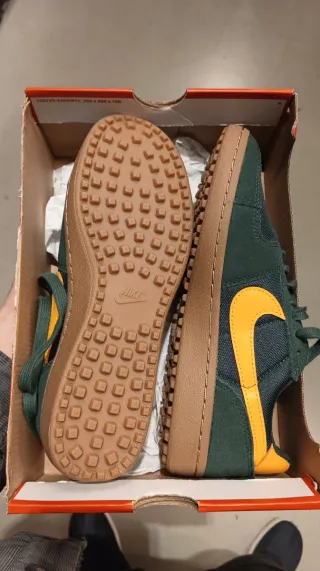 Nike field general
