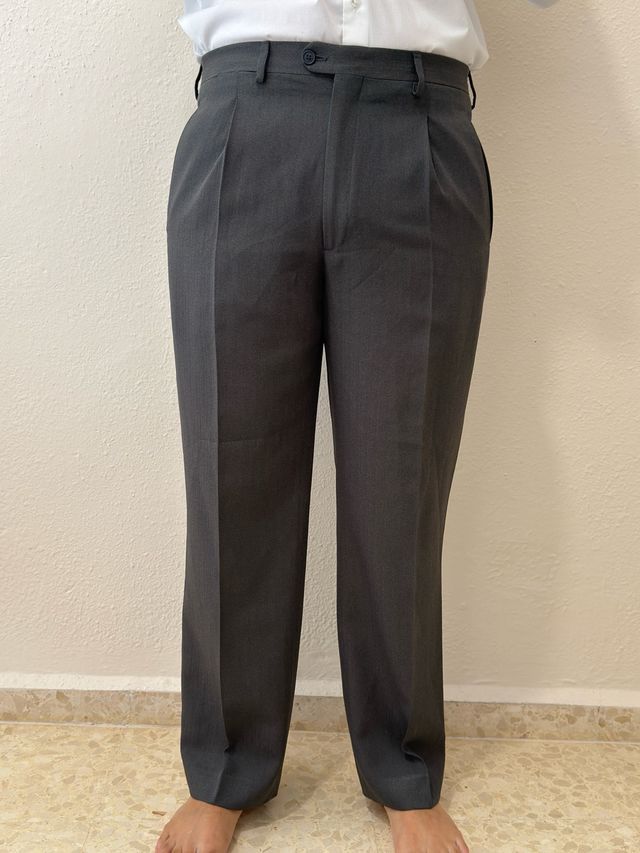 Pantalón de vestir gris talla 48
