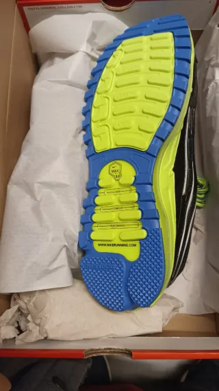 Zapatillas Nike Air Max TL Negras y Verdes.