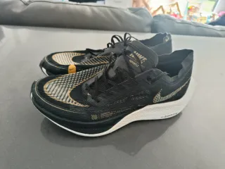 Zapatillas Nike Vaporfly Next 2 Negro/Dorado