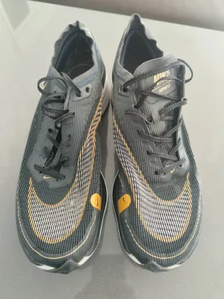 Zapatillas Nike Vaporfly Next 2 Negro/Dorado