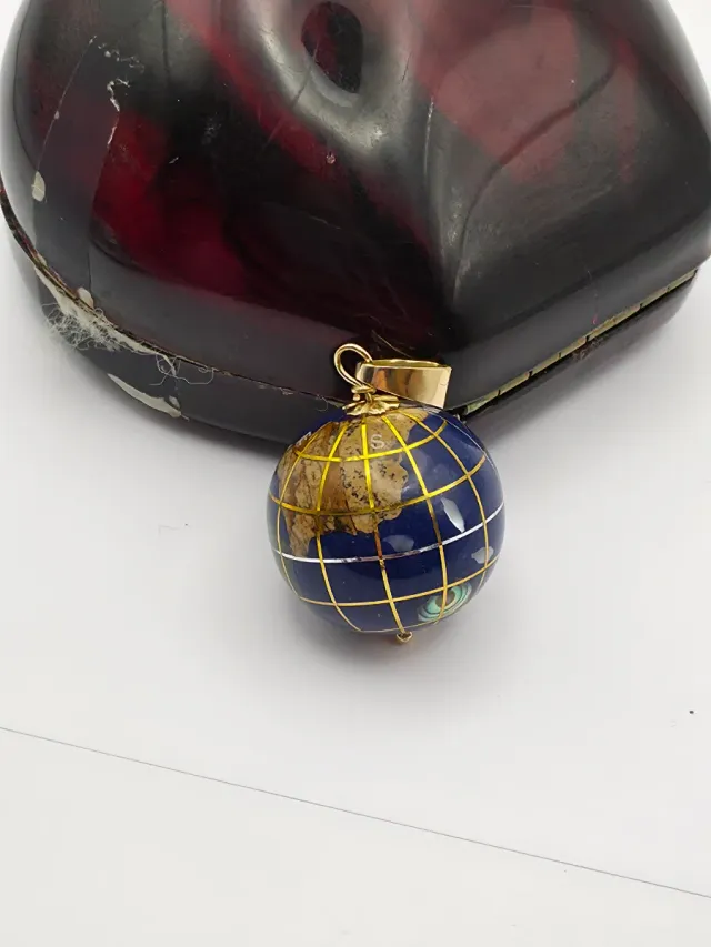 Colgante Oro 18K Globo Terráqueo
