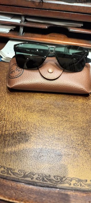 Gafas de sol Ray-Ban negras y marrones