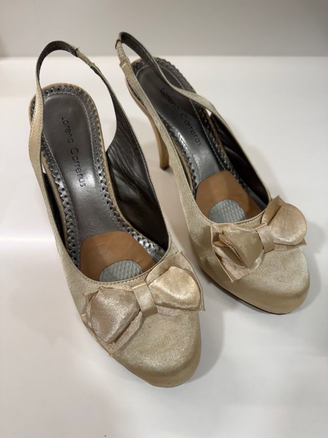 Zapatos de fiesta Lorena Carreras Beige/Oro 10 cms