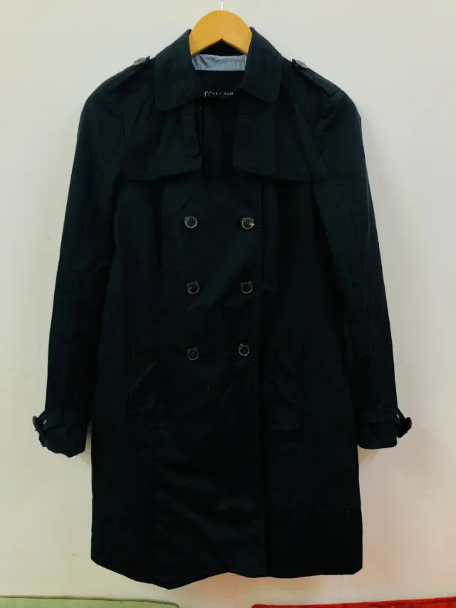Trench Zara Basic Negro
