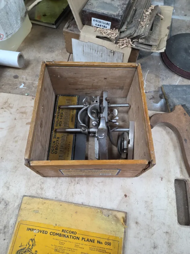 Cepillo Record Combinación N°050