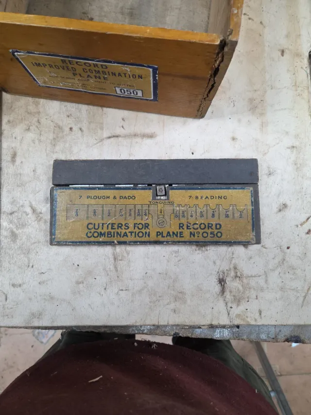 Cepillo Record Combinación N°050