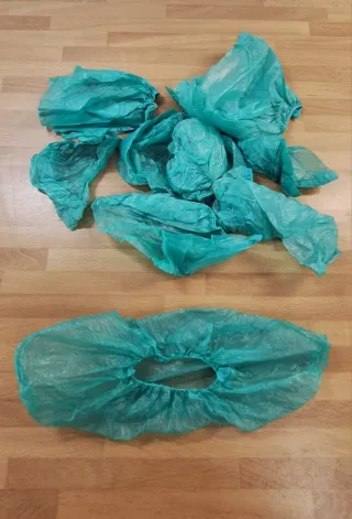Gorros y cubrezapatos quirófano