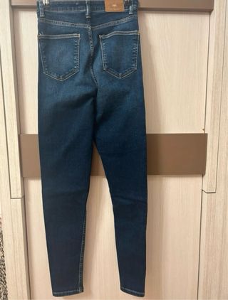 Pantalón pitillo Zara azul