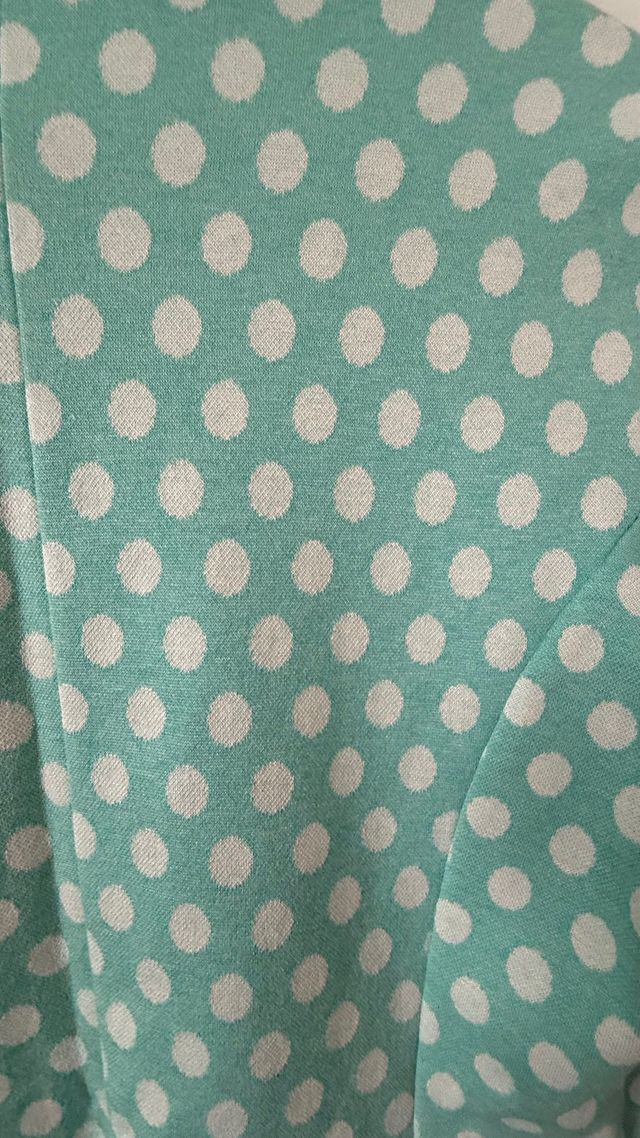 Chaqueta verde agua con lunares blancos