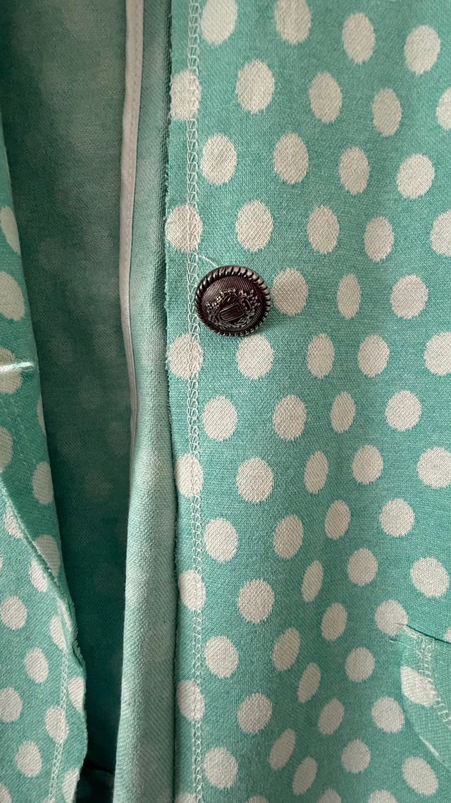 Chaqueta verde agua con lunares blancos