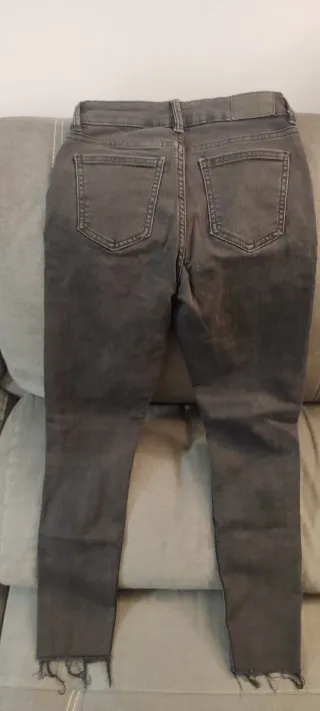 Pantalón vaquero Bershka negro mujer roto