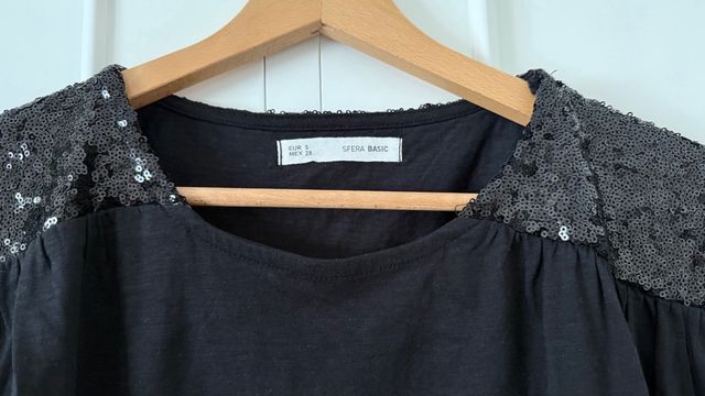 Camiseta SFERA BASIC negra con lentejuelas Talla S