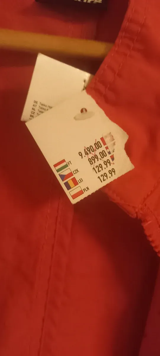 Chaqueta rosa con pedrería