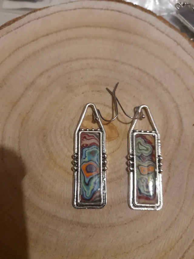 Pendientes originales chica multicolor