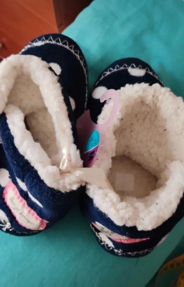 Zapatillas de estar por casa talla 36.SIN ESTRENAR