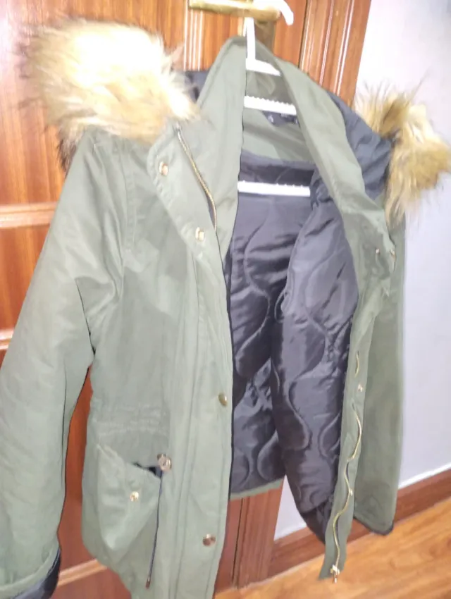 "REGALO"Abrigo verde con capucha y pelo