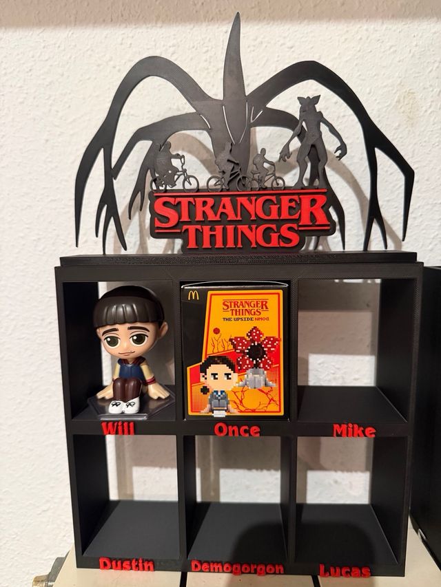 Expositor McDonald's Stranger Things