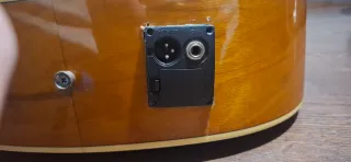 Guitarra Hofner HAS-01, micrófono electroacústico