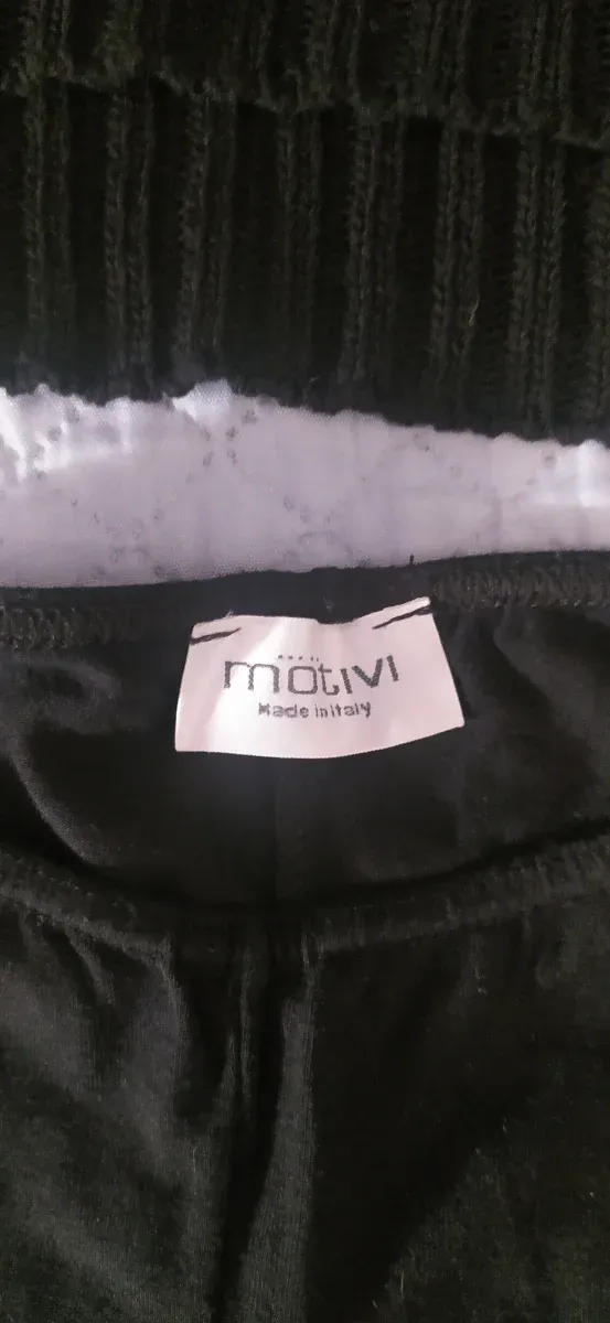 Completo Nero Maglia e Leggings Motivi