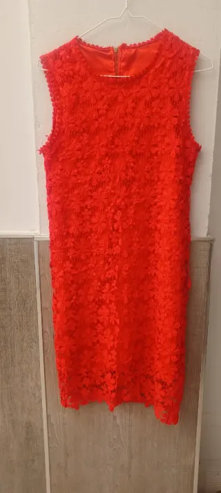 Vestido rojo encaje floral