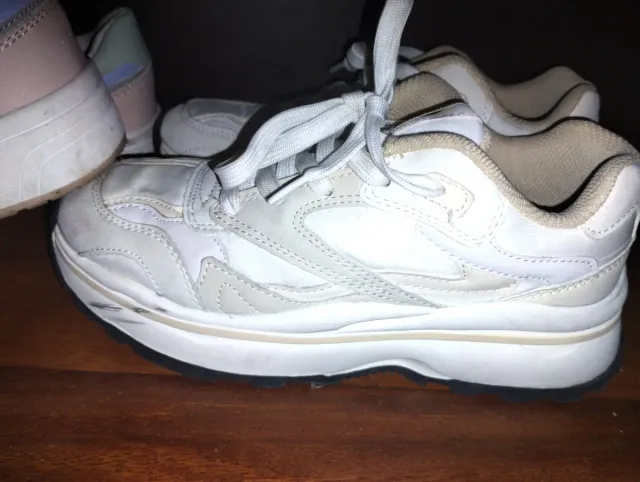 ""Regalo ""Zapatillas deportivas blancas y rosas