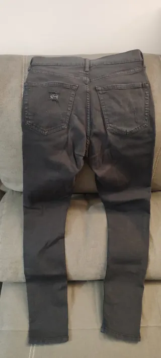 Pantalón tejano negro mujer roto